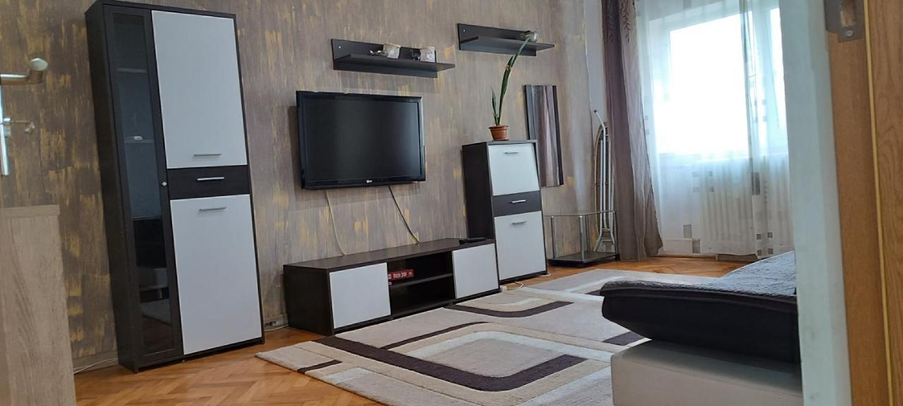 Lora'S House Apartment Oradea Exterior photo